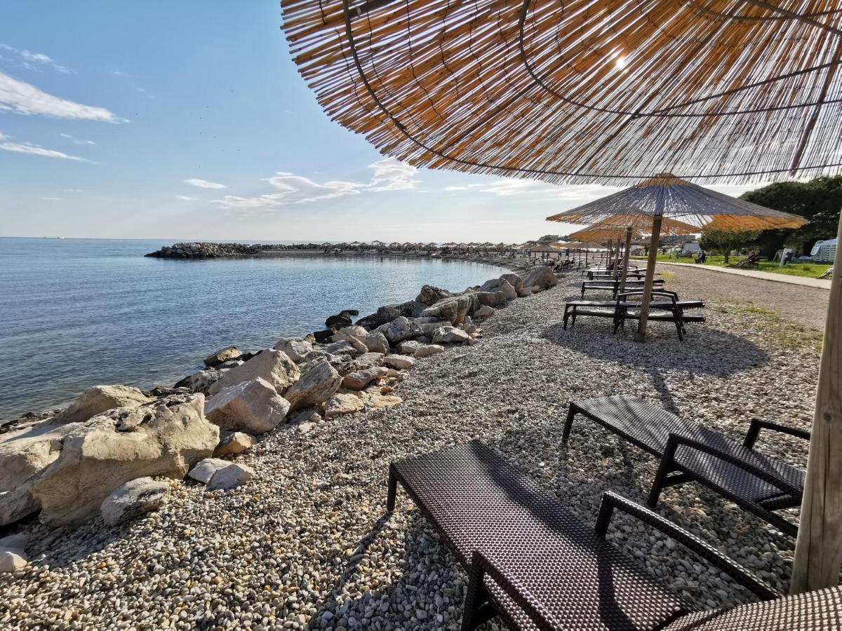 Ivan B&B, 5 Star Superior Room, Near The See And Park Novigrad Istria Exterior foto